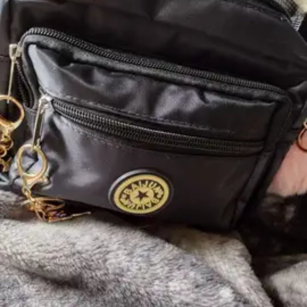 Letter Patch Decor Shoulder Bag